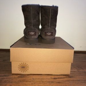 UGG classic kids 13 boots EUC. Original box.